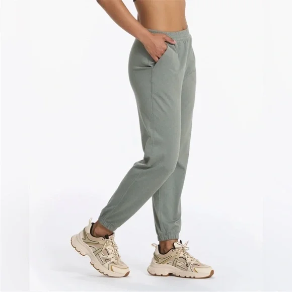 Vuori Boyfriend Jogger Laurel Heather
Size medium - Picture 2 of 8